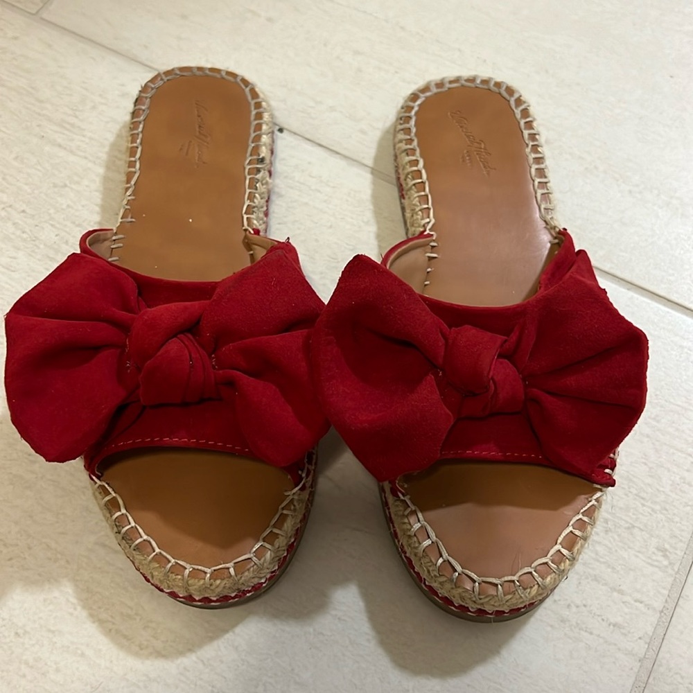 Universal Thread women sandals size 8 color red